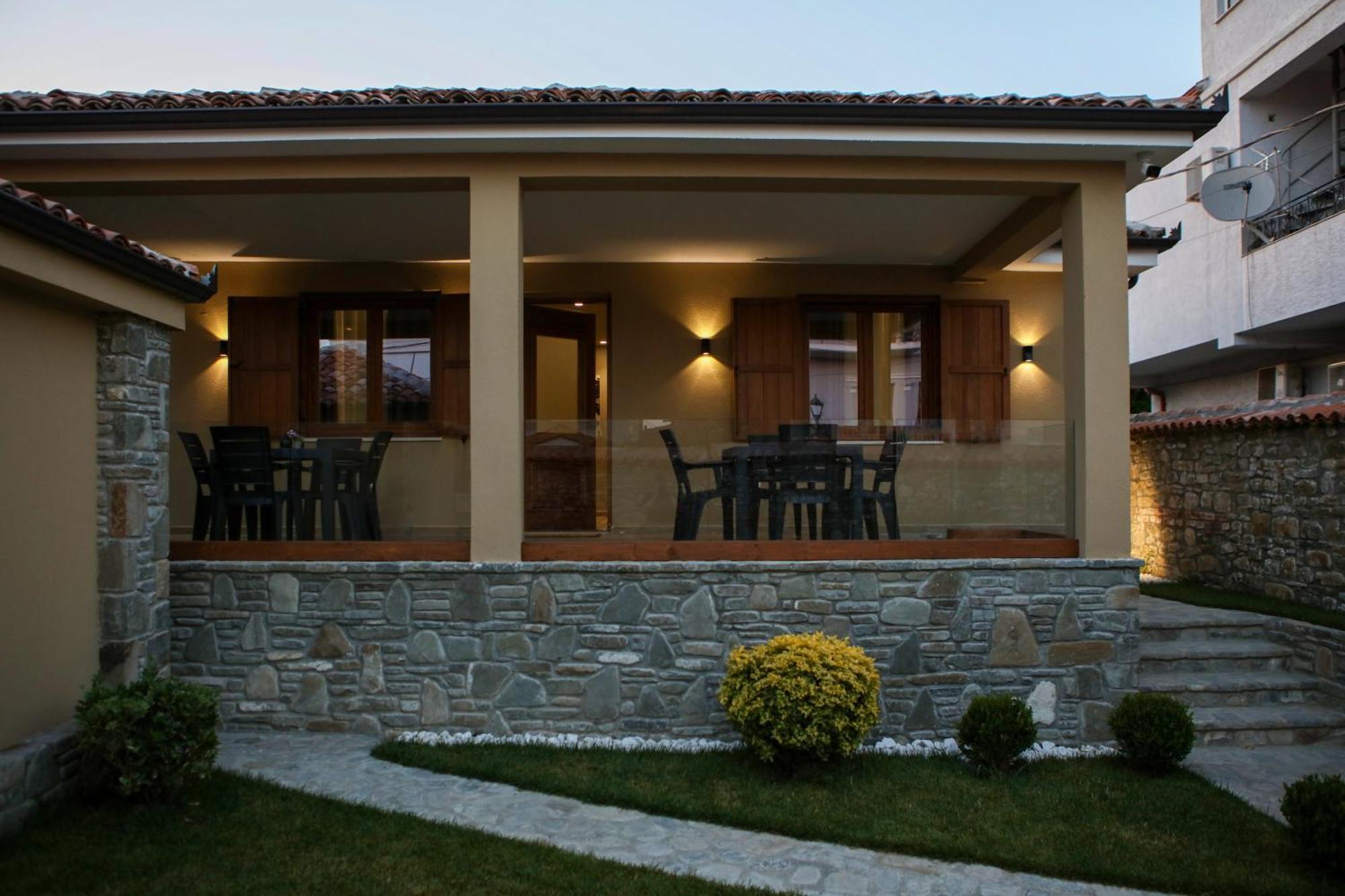 Villa Zoi A Stay To Remember I Located Inside The Castle Of Elbasan, On A Historic Roman Road Via Egnatia I Homemade Breakfast Eksteriør bilde