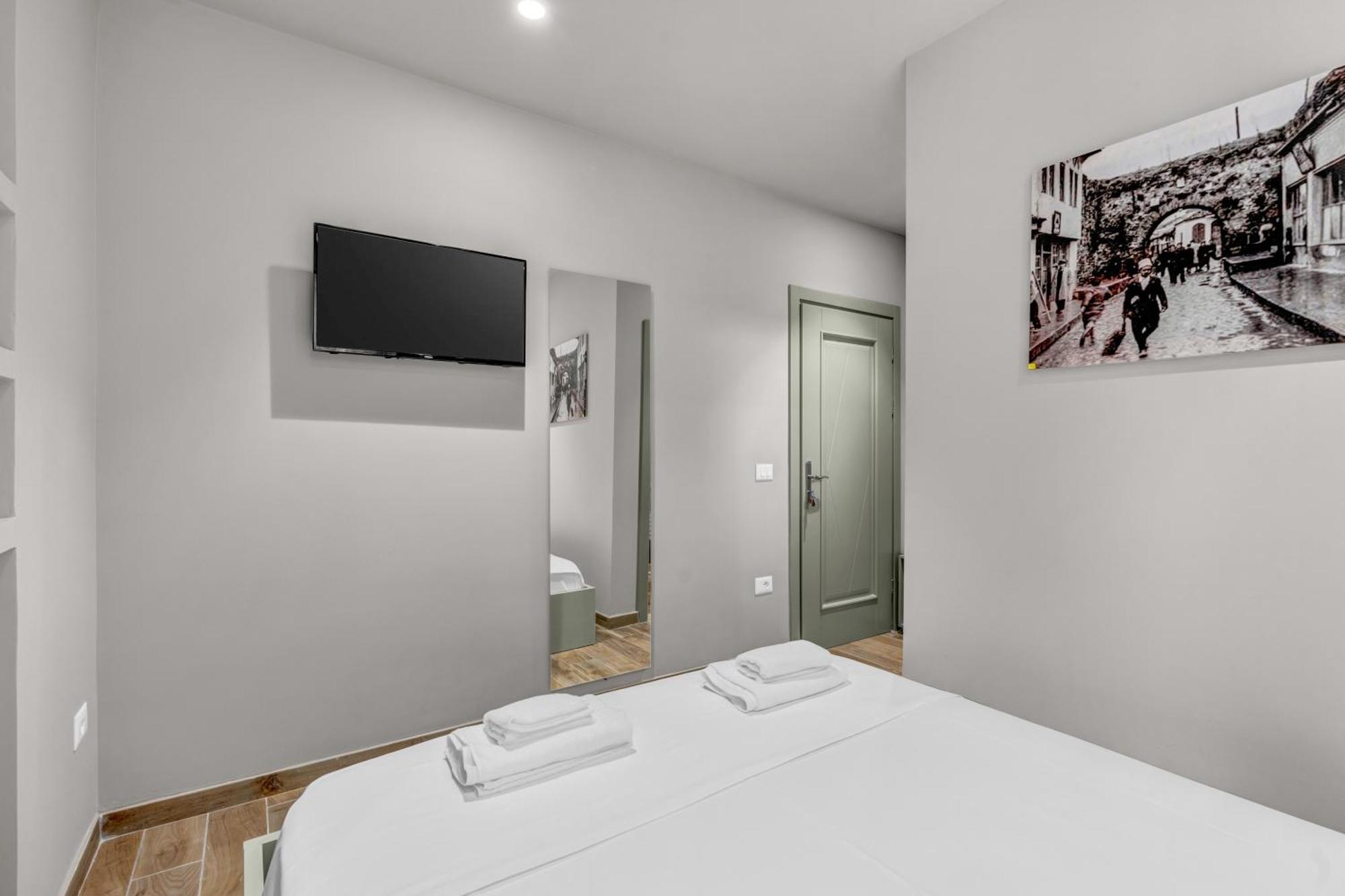 Villa Zoi A Stay To Remember I Located Inside The Castle Of Elbasan, On A Historic Roman Road Via Egnatia I Homemade Breakfast Eksteriør bilde