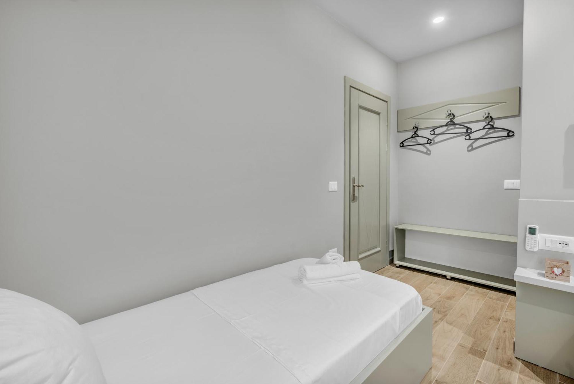 Villa Zoi A Stay To Remember I Located Inside The Castle Of Elbasan, On A Historic Roman Road Via Egnatia I Homemade Breakfast Eksteriør bilde