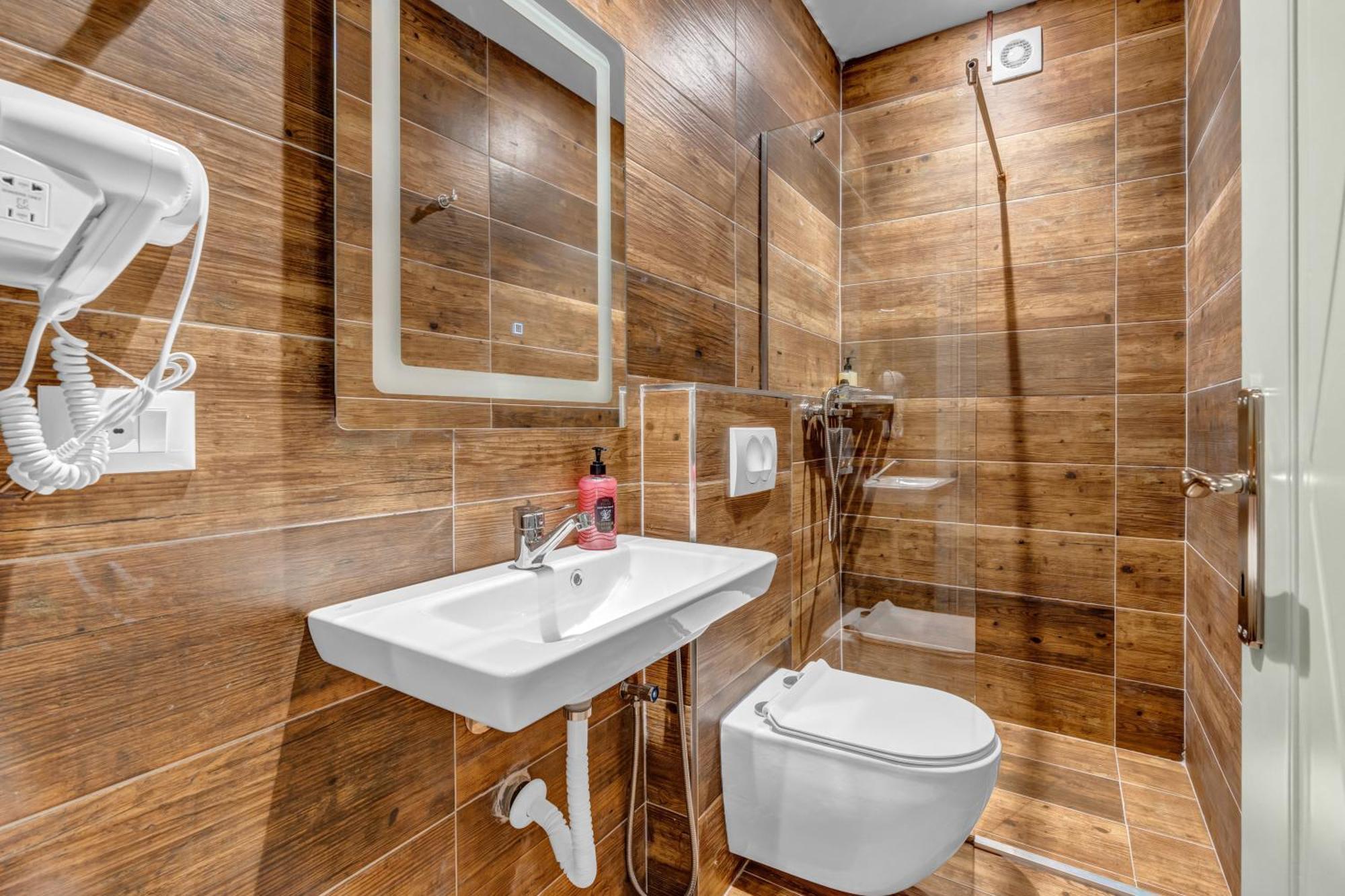 Villa Zoi A Stay To Remember I Located Inside The Castle Of Elbasan, On A Historic Roman Road Via Egnatia I Homemade Breakfast Eksteriør bilde