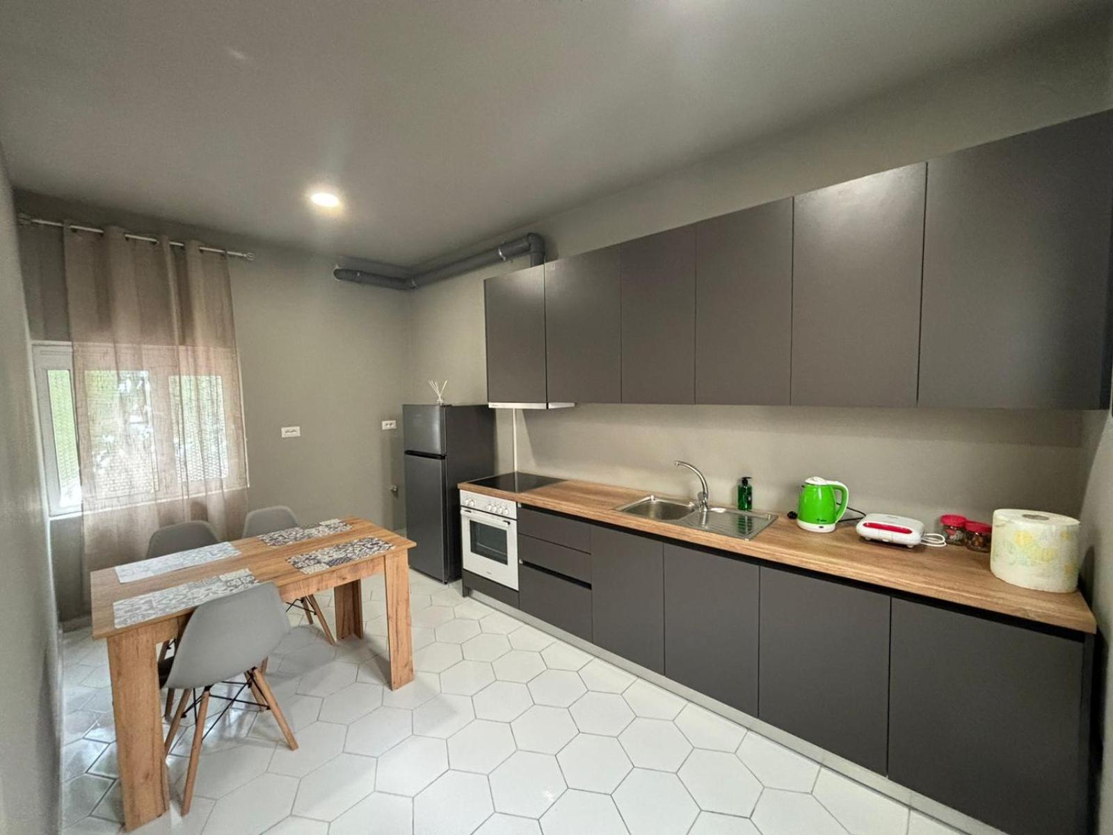 Villa Zoi A Stay To Remember I Located Inside The Castle Of Elbasan, On A Historic Roman Road Via Egnatia I Homemade Breakfast Eksteriør bilde